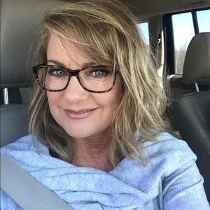 Meet your Posher, Anita